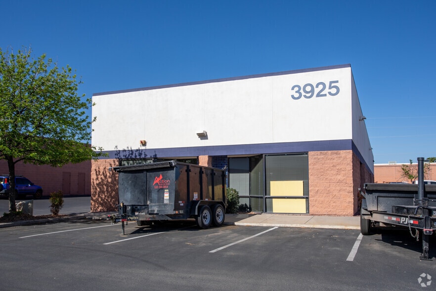 More Photos Of 3925 E 29th St, Tucson Distribution For Lease