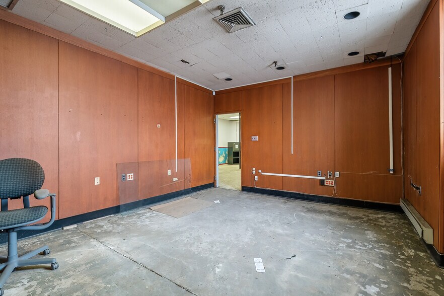 More Photos Of 232 Division St, Kingston Warehouse For Lease