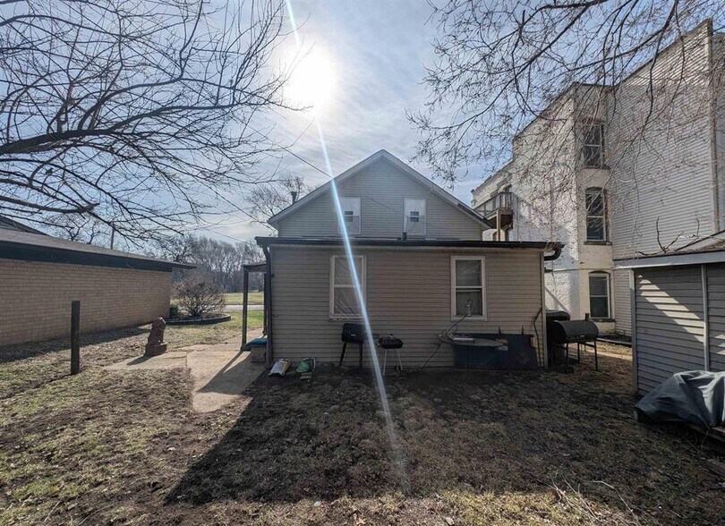 More Photos Of 601-609 NE Perry Ave, Peoria Apartments For Sale