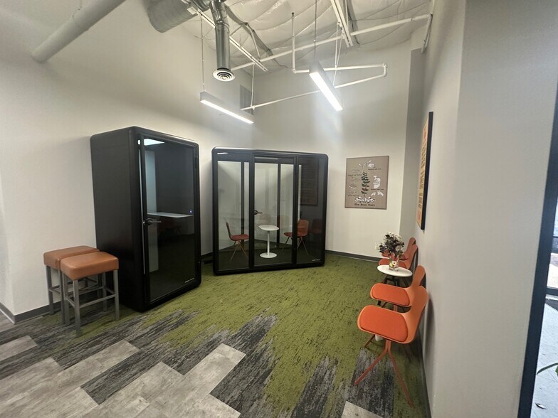 More Photos Of 733 Green Crest Dr, Westerville Research And Development For Lease