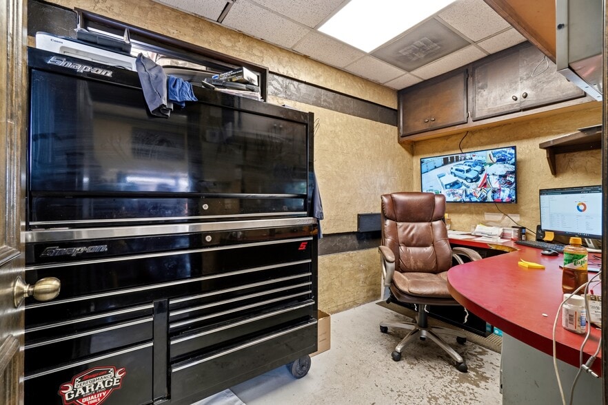 More Photos Of 3211 Fm-1960 Rd, Houston Carwash For Sale