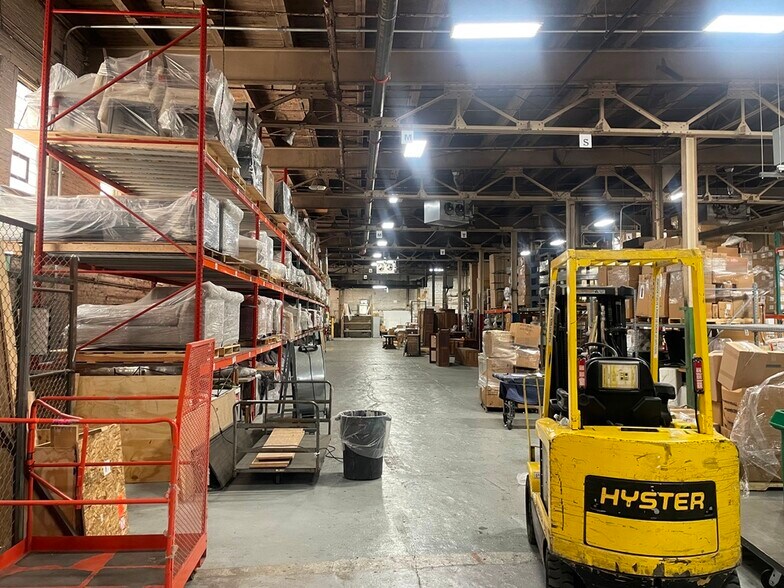 More Photos Of 701 N Albany Ave, Chicago Warehouse For Lease