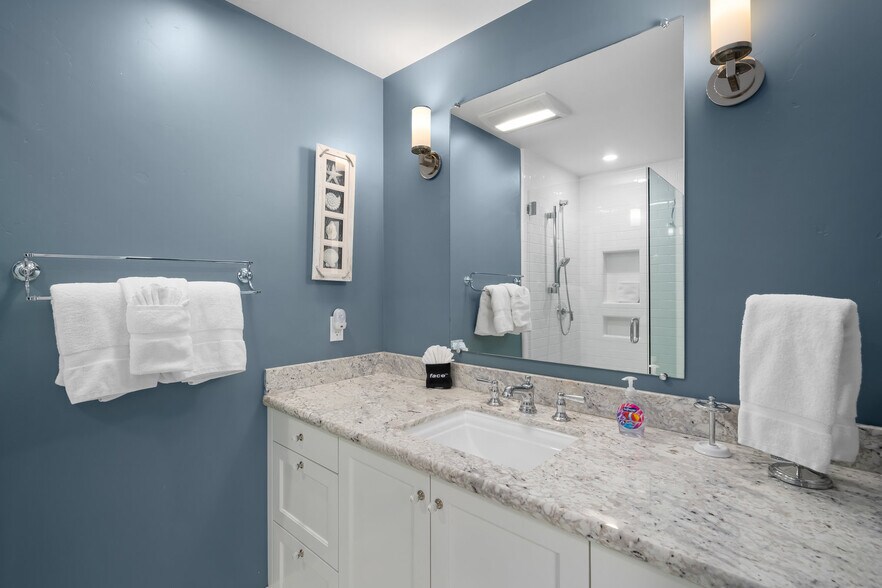 More Photos Of 74 San Francisco St, Avila Beach Flex For Sale