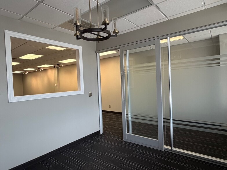 More Photos Of 9918-9964 Kennerly Rd, Saint Louis Unknown For Lease