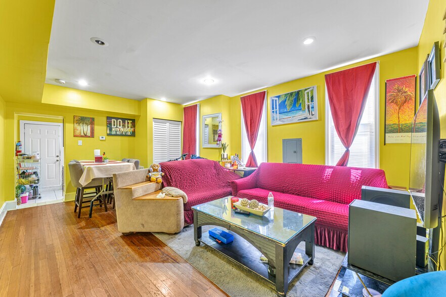 More Photos Of 3807 Pacific Ave, Wildwood Office Residential For Sale