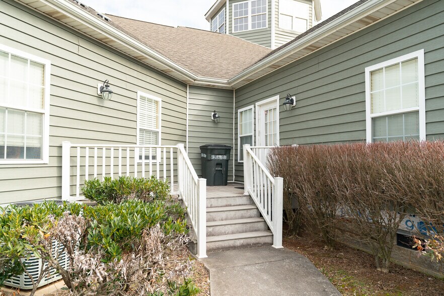 More Photos Of 130 Willowcreek Blvd, Sweetwater Medical For Sale