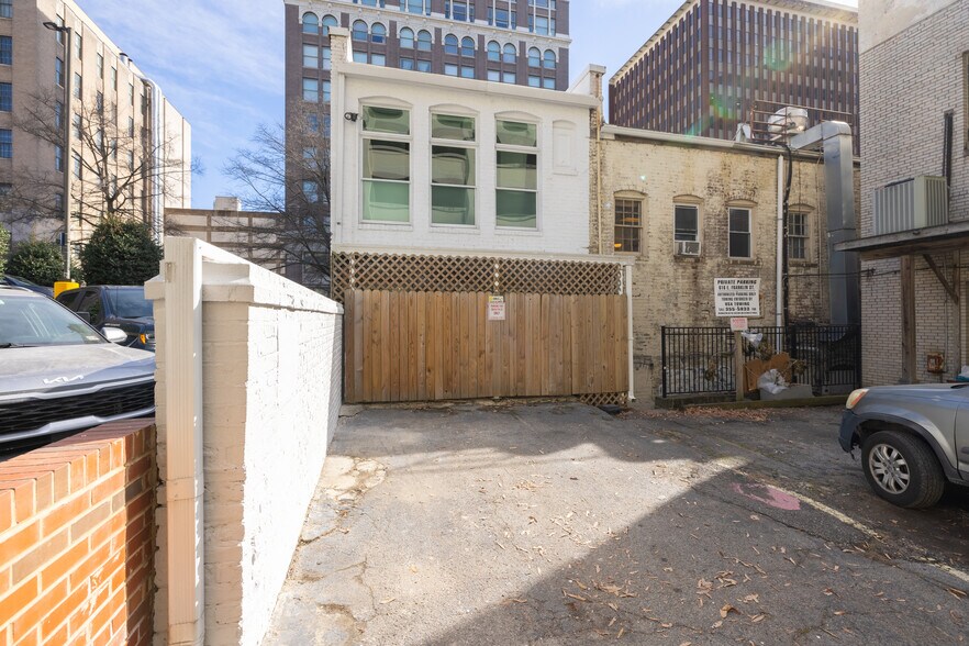 More Photos Of 108 N 7th St, Richmond Storefront Retail Residential For Sale