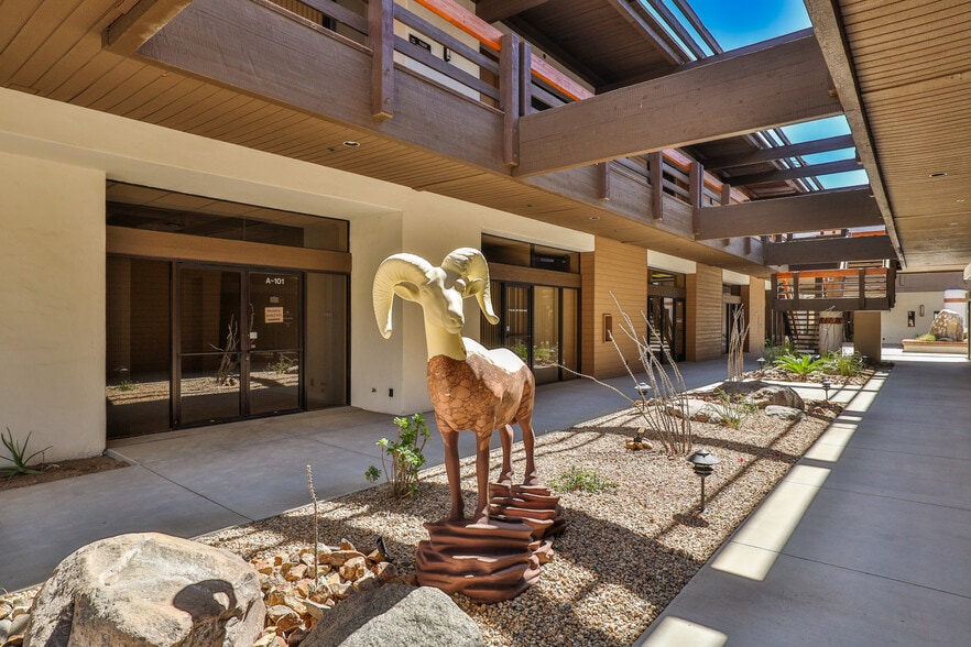 More Photos Of 901 E Tahquitz Canyon Way, Palm Springs Office For Lease