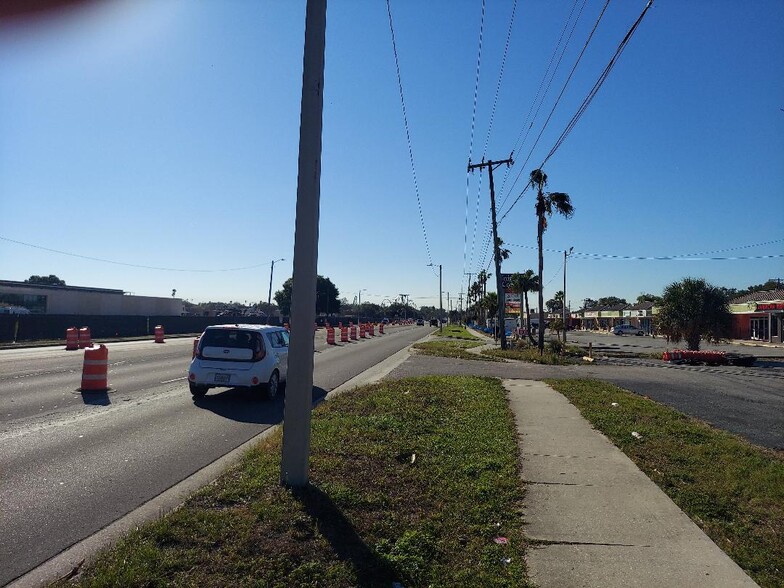 More Photos Of 11210 N 30th St, Tampa Storefront Retail Office For Lease