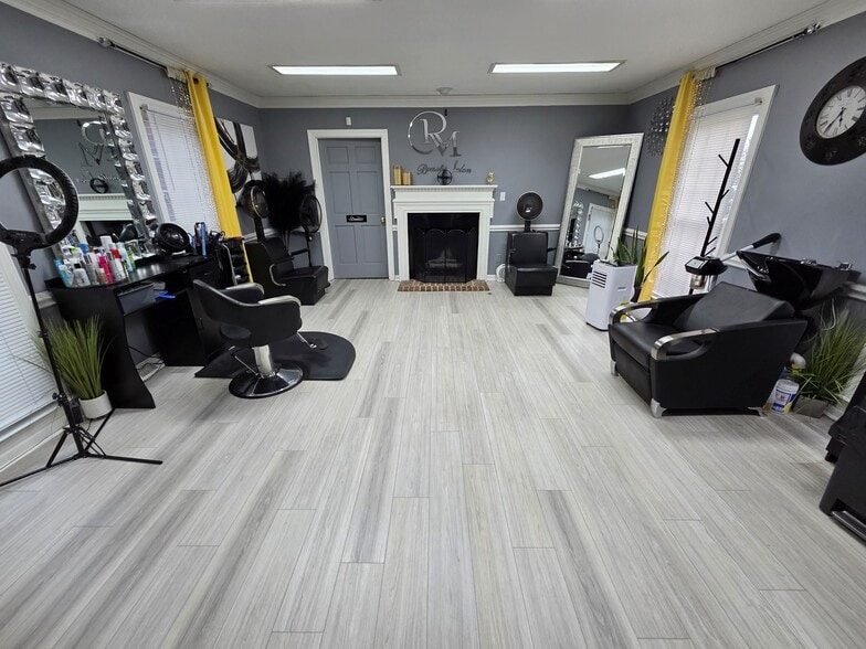 More Photos Of 5511 Monroe Rd, Charlotte Office For Sale