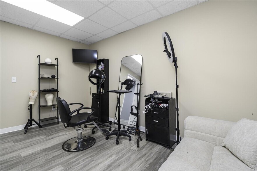 More Photos Of 2001 Route 17M, Goshen Medical For Lease
