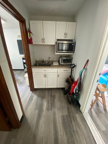More Photos Of 202 W Plum St, Thorntown Daycare Center For Sale