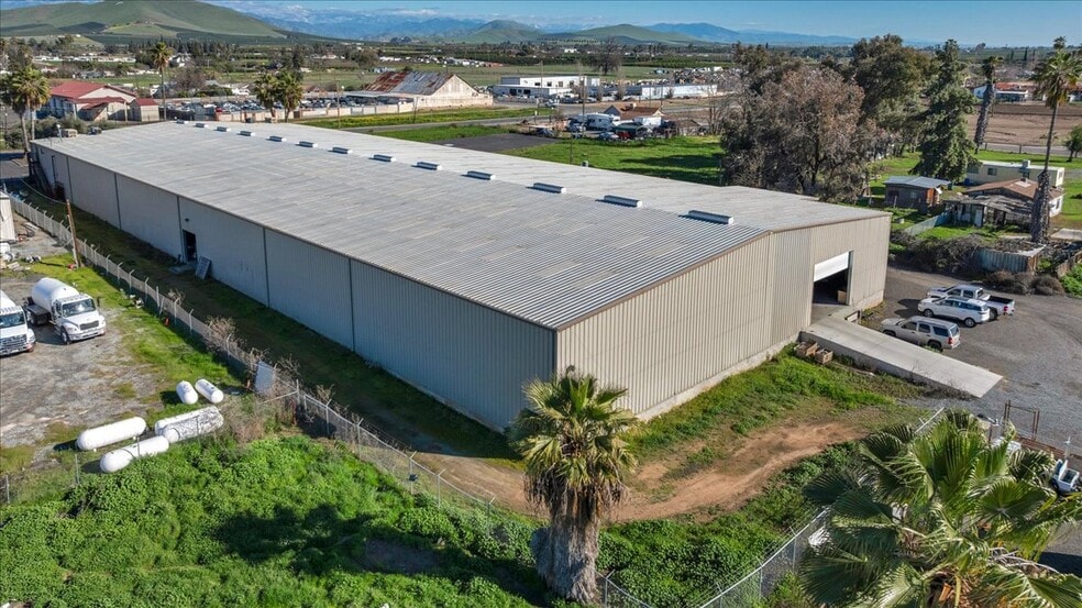 More Photos Of 1343 S Main St, Porterville Warehouse For Sale