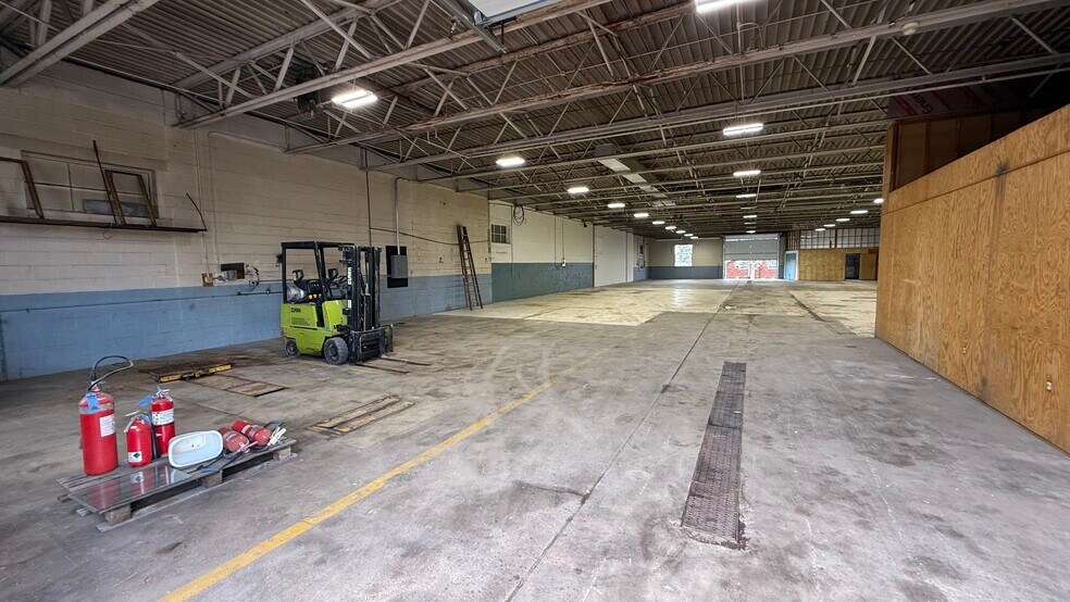 More Photos Of 1350 Balata St, Easton Warehouse For Sale