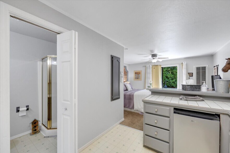 More Photos Of 22732 Middle Camp rd, Sonora Hotel For Sale