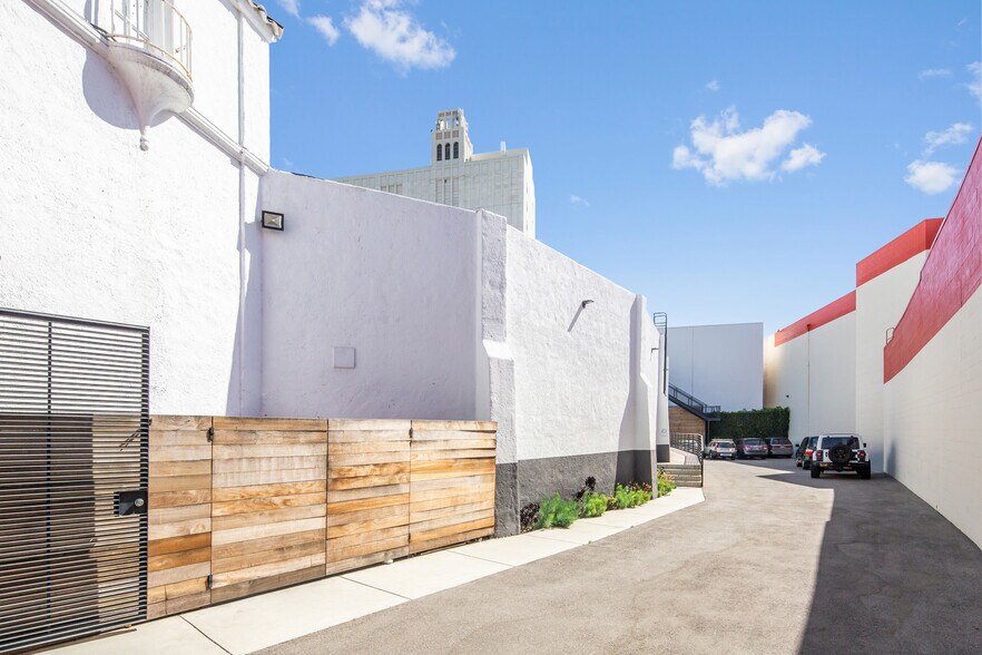 More Photos Of 6820-6830 Santa Monica Blvd, Los Angeles Storefront Retail Office For Sale