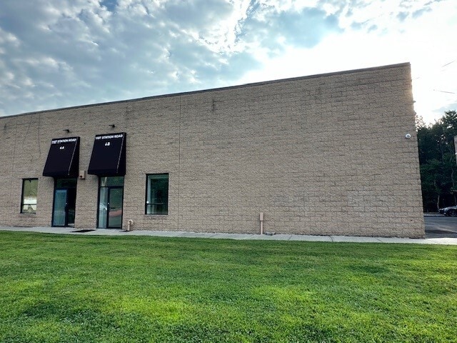 More Photos Of 1107 Station Rd, Bellport Village Warehouse For Lease