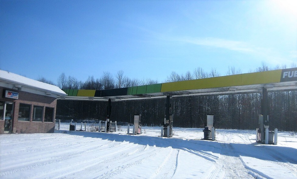 More Photos Of 5301 Seventy-six Dr, Youngstown Service Station For Sale