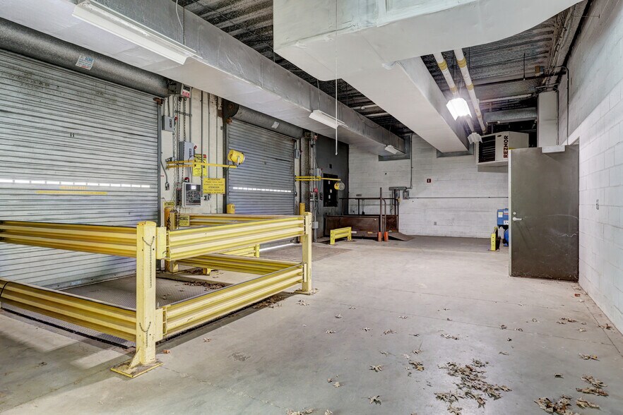 More Photos Of 225 Phillips Blvd, Ewing Flex For Sale