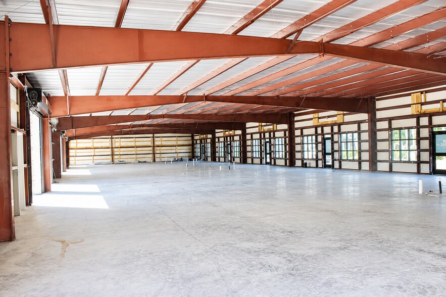 More Photos Of 3 Alpine Ct, Brunswick Showroom For Lease