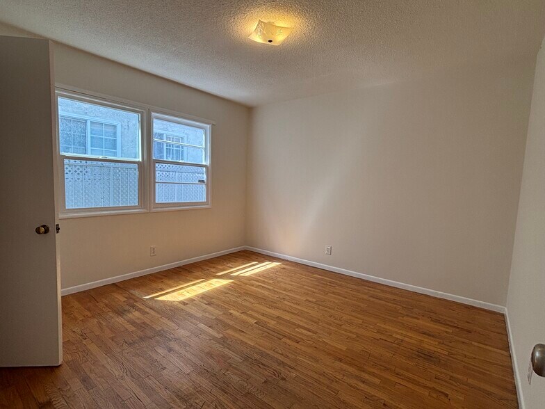 More Photos Of 14522 Avis Ave, Lawndale Apartments For Sale