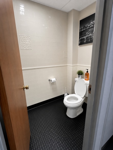 More Photos Of 4425 Barnett Ave, Sunnyside Industrial For Sale
