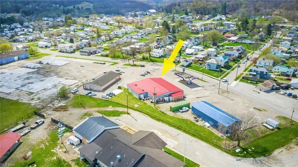 More Photos Of 726 China St, Crooksville General Retail For Sale