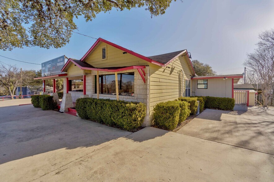 More Photos Of 5401 S Congress Ave, Austin Auto Dealership For Sale
