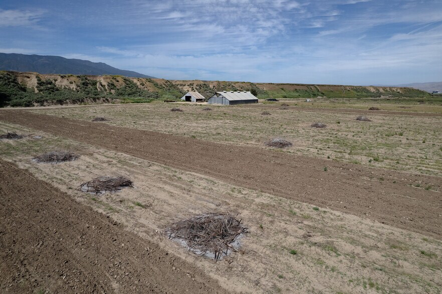 More Photos Of 41460 Los Coches Rd, Soledad Land For Sale