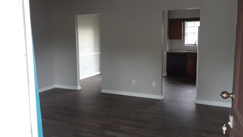 More Photos Of 323 S King Ave, Pine Mountain Apartments For Sale