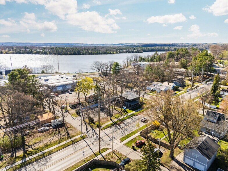 More Photos Of 1323 Cass St, Traverse City Flex For Sale