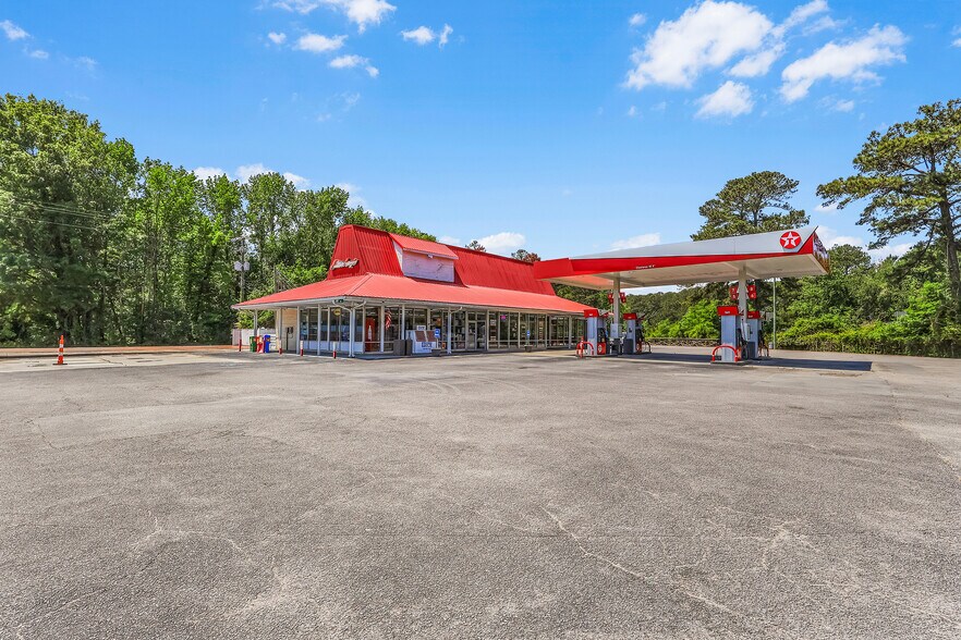 More Photos Of 500 Buff Blvd, Summerton General Retail For Sale