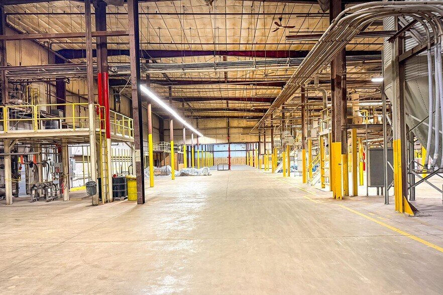 More Photos Of 1 Memorial Dr, Richford Manufacturing For Sale