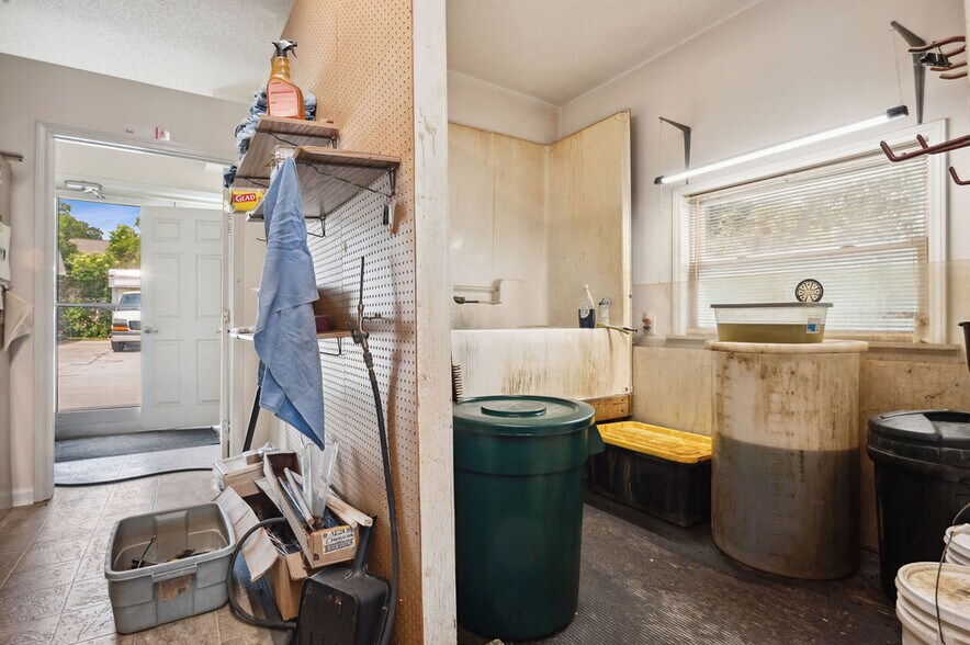 More Photos Of 1212-1216 Gum Branch Rd, Jacksonville General Retail For Sale