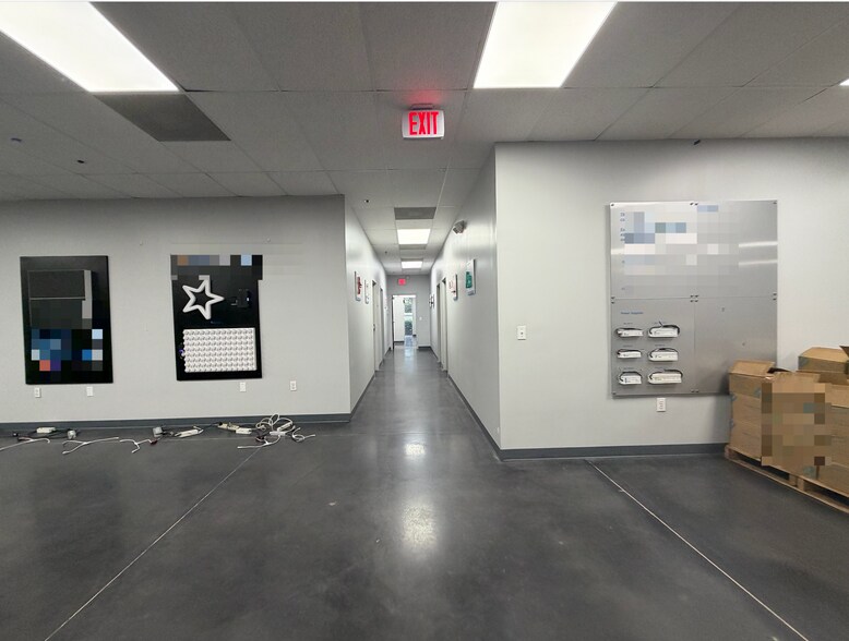 More Photos Of 8010 Sunport Dr, Orlando Light Distribution For Sale