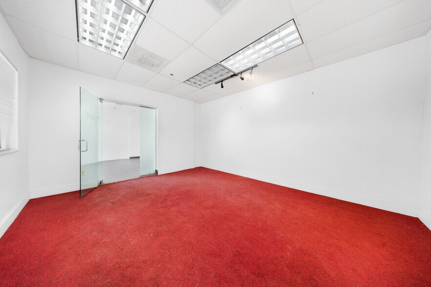 More Photos Of 2601 NW 105th Ave, Miami Warehouse For Sale