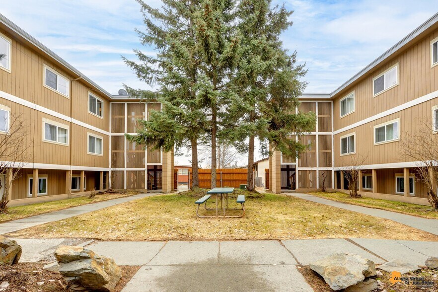 More Photos Of 2316 Jefferson Ave, Anchorage Apartments For Sale
