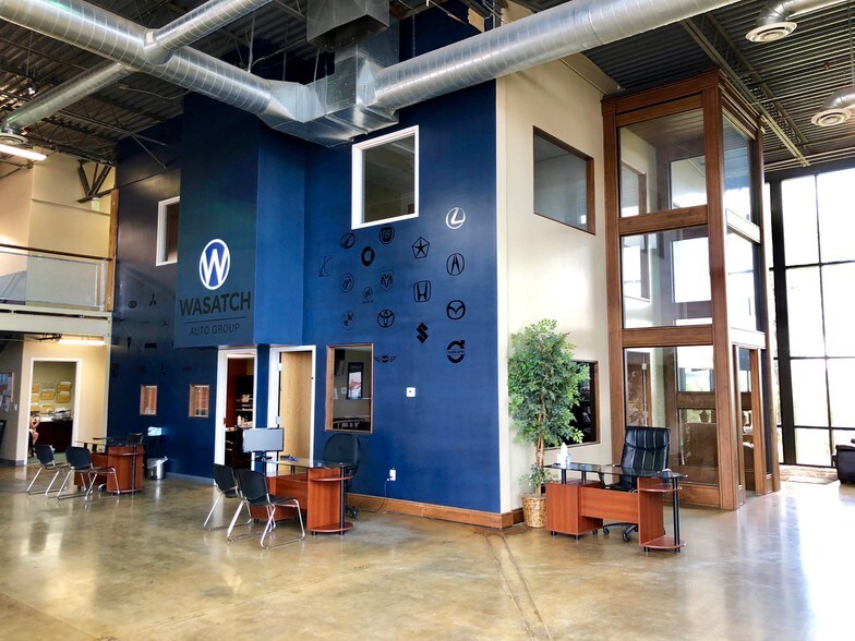 More Photos Of 847 North Pointe Cir, North Salt Lake Showroom For Sale