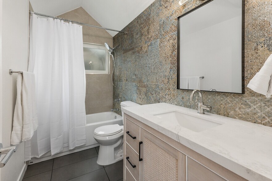 More Photos Of 813 Isthmus Ct, San Diego Apartments For Sale