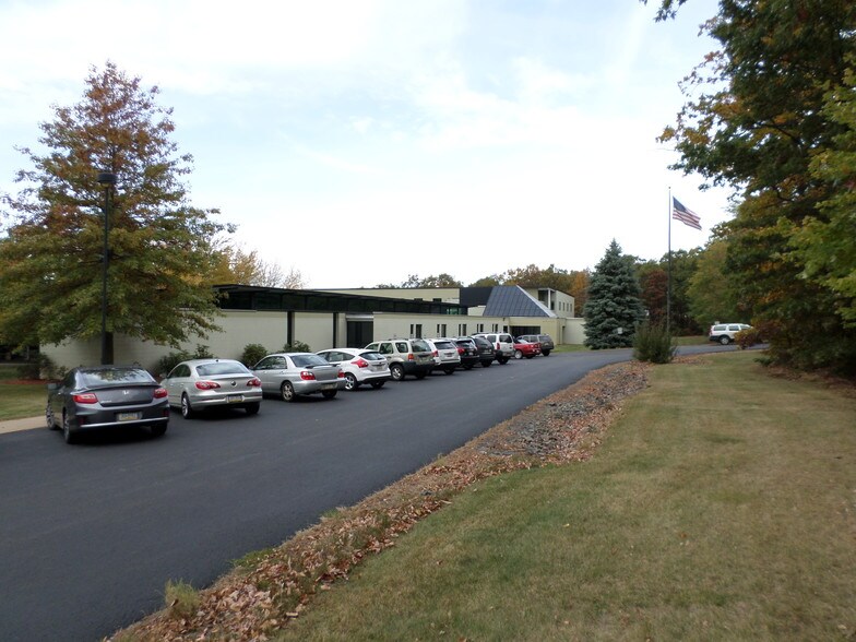 More Photos Of 395 Oak Hill Rd, Mountain Top Manufacturing For Lease