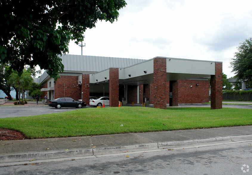 More Photos Of 1400 NW 20th St, Miami Bank For Sale