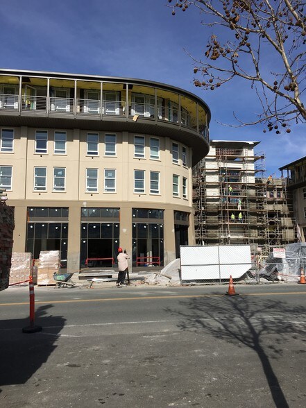 More Photos Of 1375-1411 Sycamore Ave, Hercules Unknown For Lease