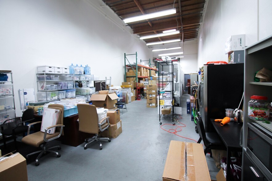 More Photos Of 15121 Graham St, Huntington Beach Light Manufacturing For Lease