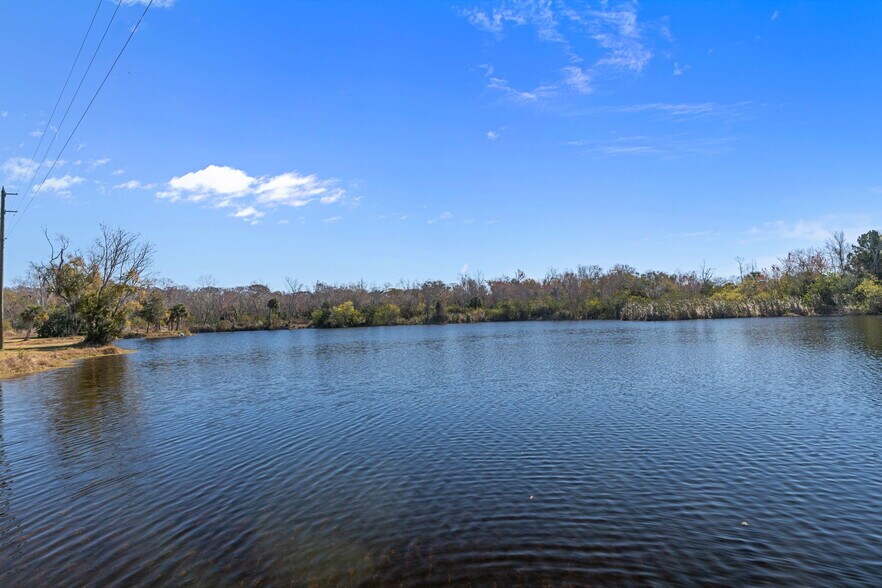 More Photos Of 8301 Congress St, Port Richey Flex For Sale