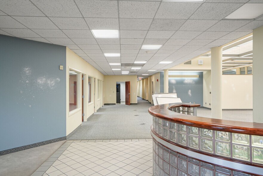 More Photos Of 2965 Ryan Dr SE, Salem Office For Sale