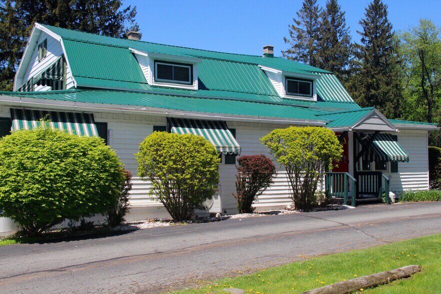 More Photos Of 2311 PA-247, Clifford Township Restaurant For Sale