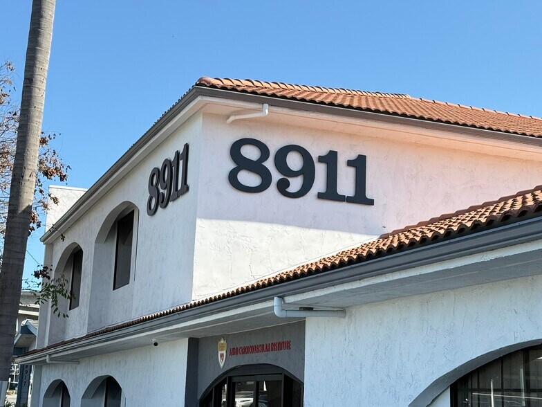 More Photos Of 8911 La Mesa Blvd, La Mesa Medical For Lease