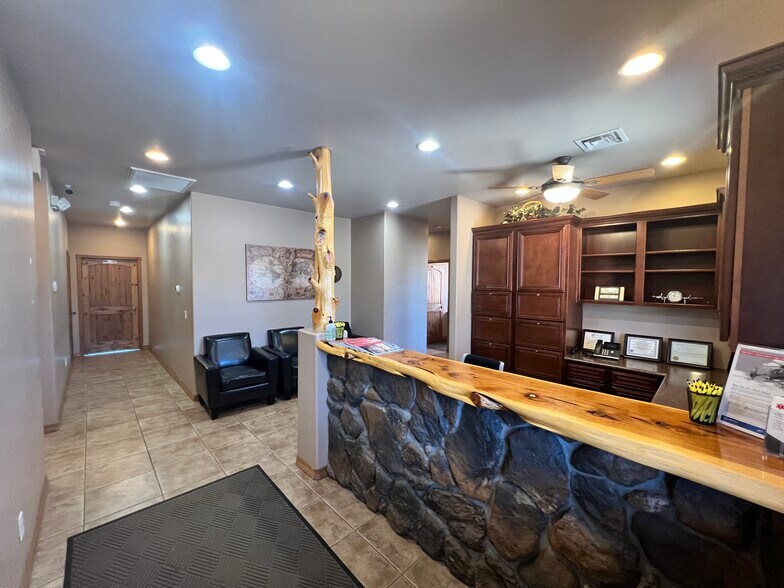 More Photos Of 541 N Clark Rd, Show Low Office For Lease