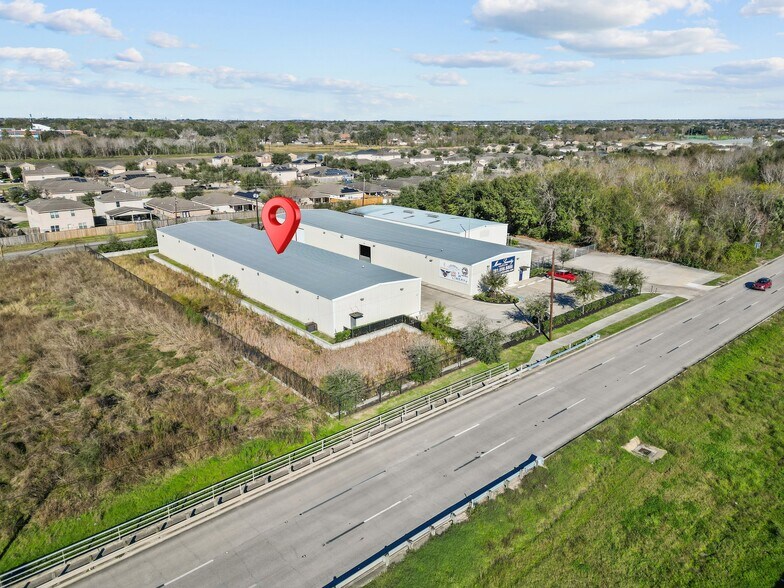 More Photos Of 8051 S Sam Houston Pky, Houston Warehouse For Lease