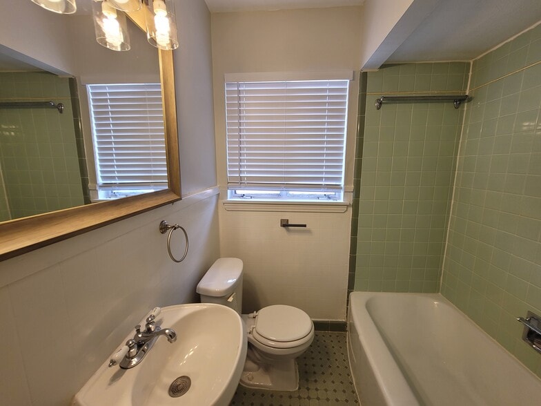 More Photos Of 340 Natalen Ave, San Antonio Multifamily For Sale